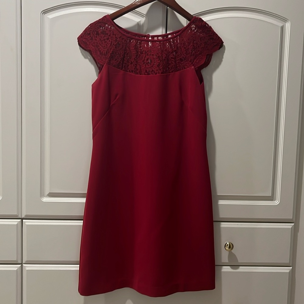 White House Black Market red holiday dress size 2 EUC